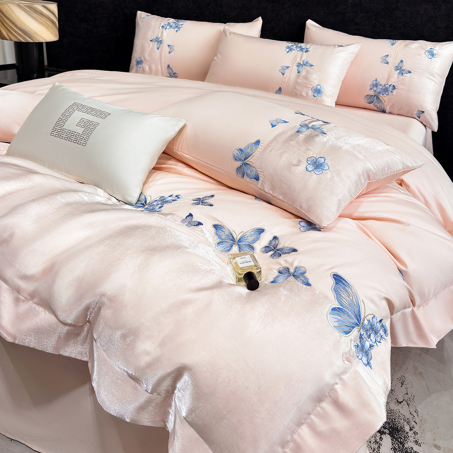 轻奢高档纯棉长绒棉四件套刺绣被套裸睡全棉床单新款公主床上用品