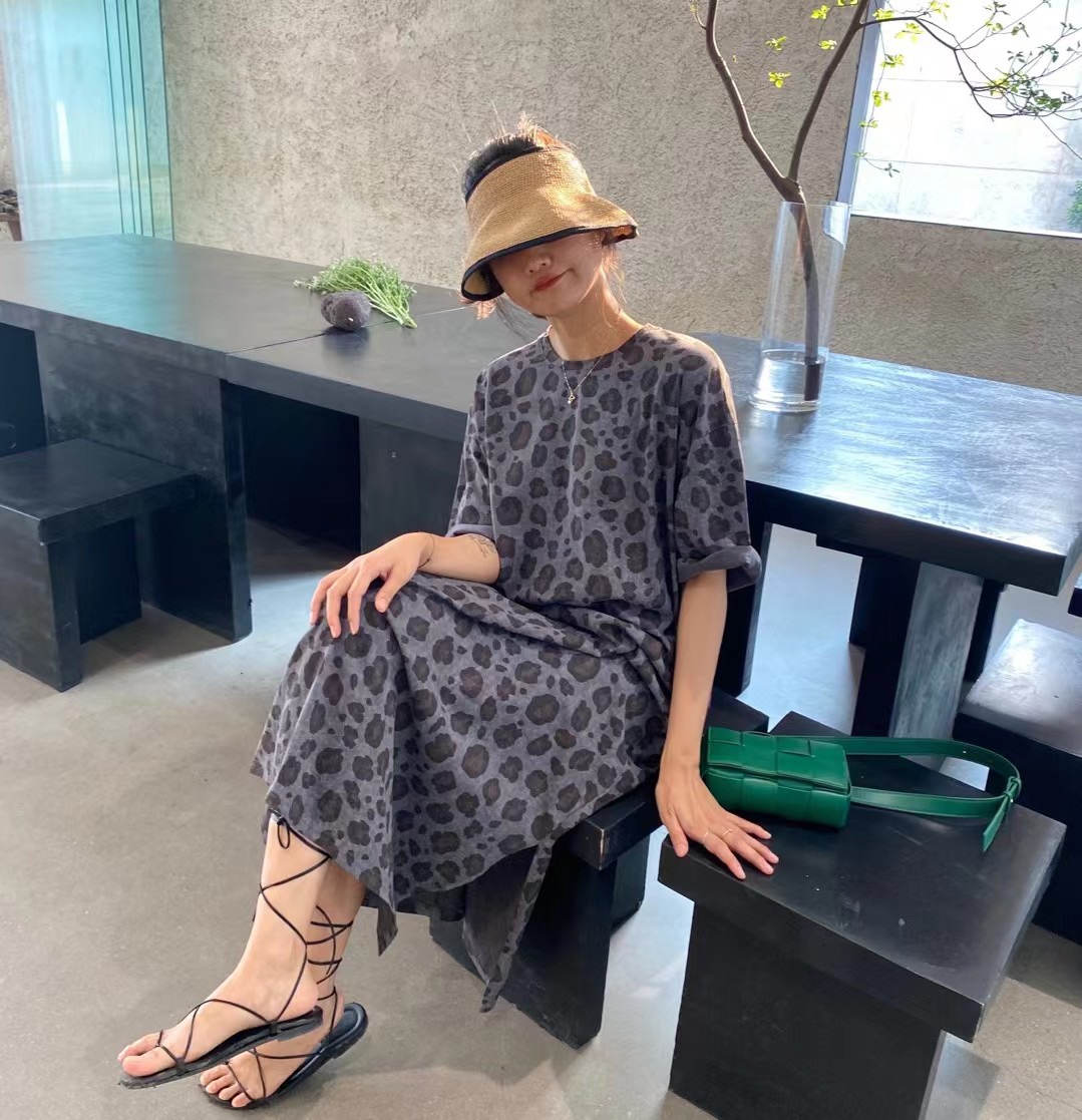 ONESEVEN夏季新款韩范休闲港风复古豹纹长款t恤连衣裙女过膝短袖