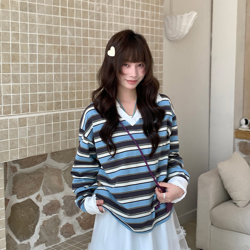 you think春夏2026新款V领长袖舒适拼色翻领条纹上衣原宿风T恤女