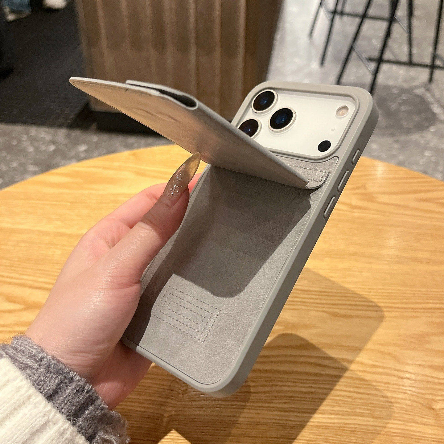 贴皮一体支架卡包适用苹果17promax手机壳新款iphone16pro创意小众15高级感14全包防摔13pro保护套男女潮流12