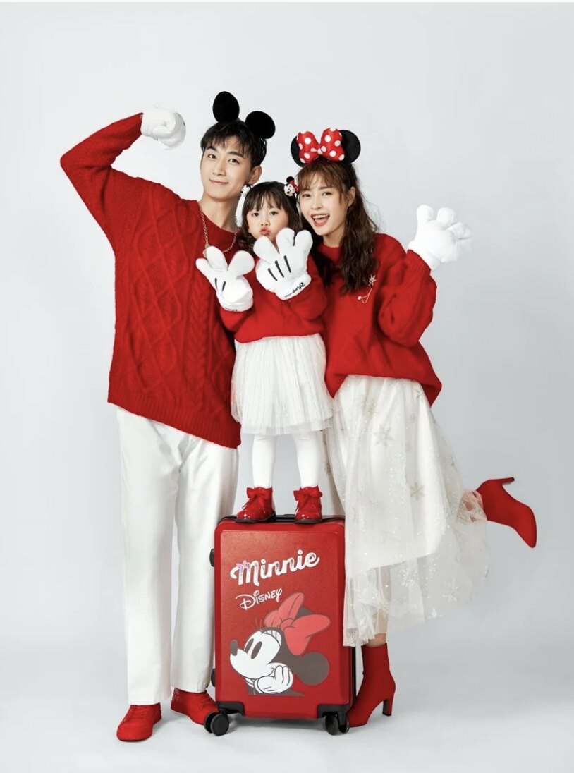 影楼新款亲子装一家三口主题拍照摄影米奇红色全家福艺术照服装