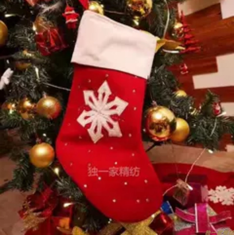 红色纯羊毛绒圣诞节靴子场景布置装饰品出口欧美圣诞雪花大号袜子