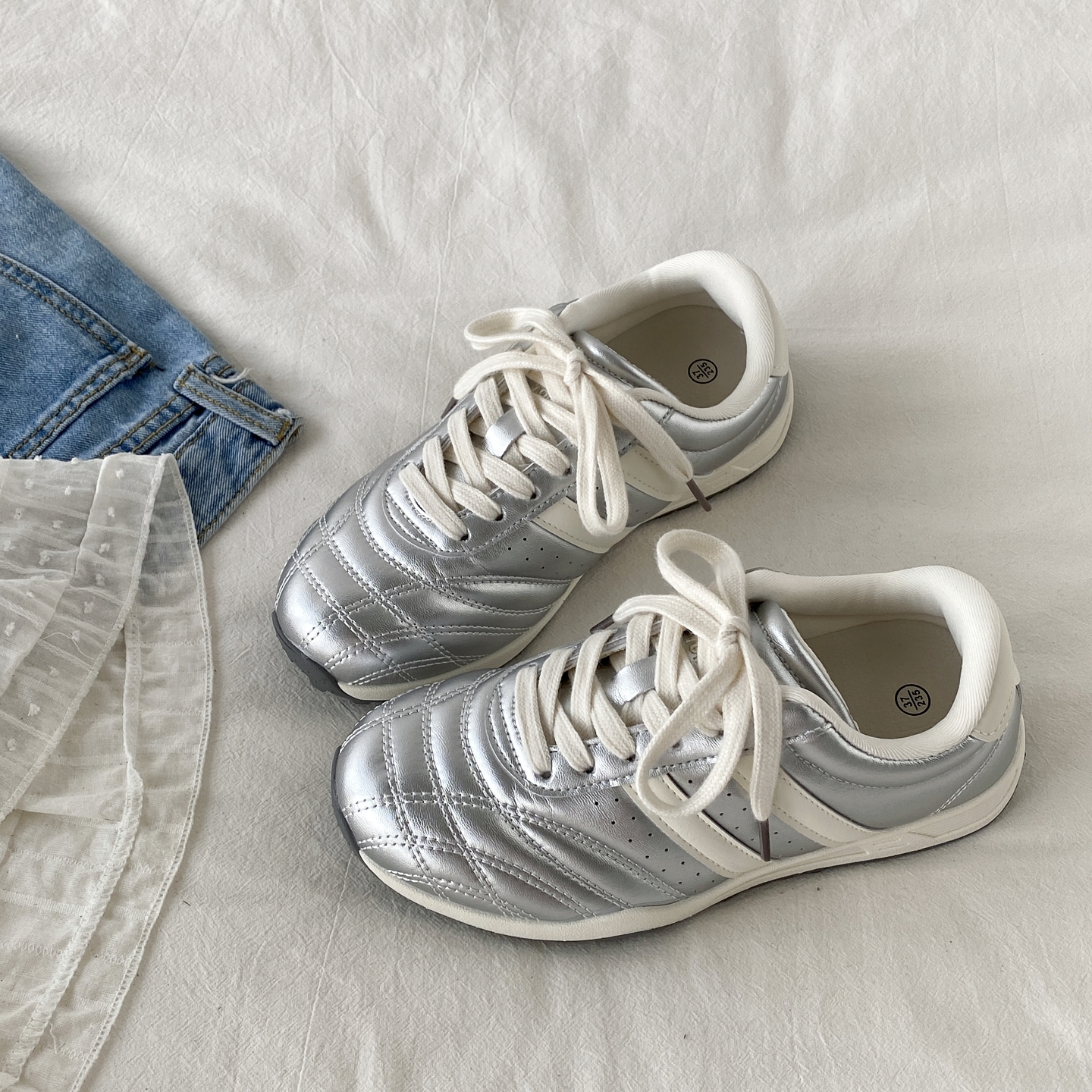 高级感银色德训鞋百搭平底小白鞋