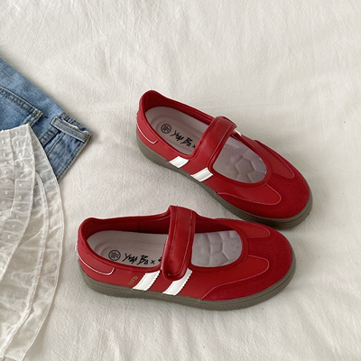 复古红色玛丽珍女鞋配裙子德训鞋