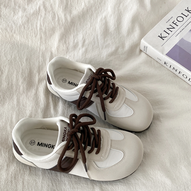 平底泡芙德训鞋小众百搭小白鞋子