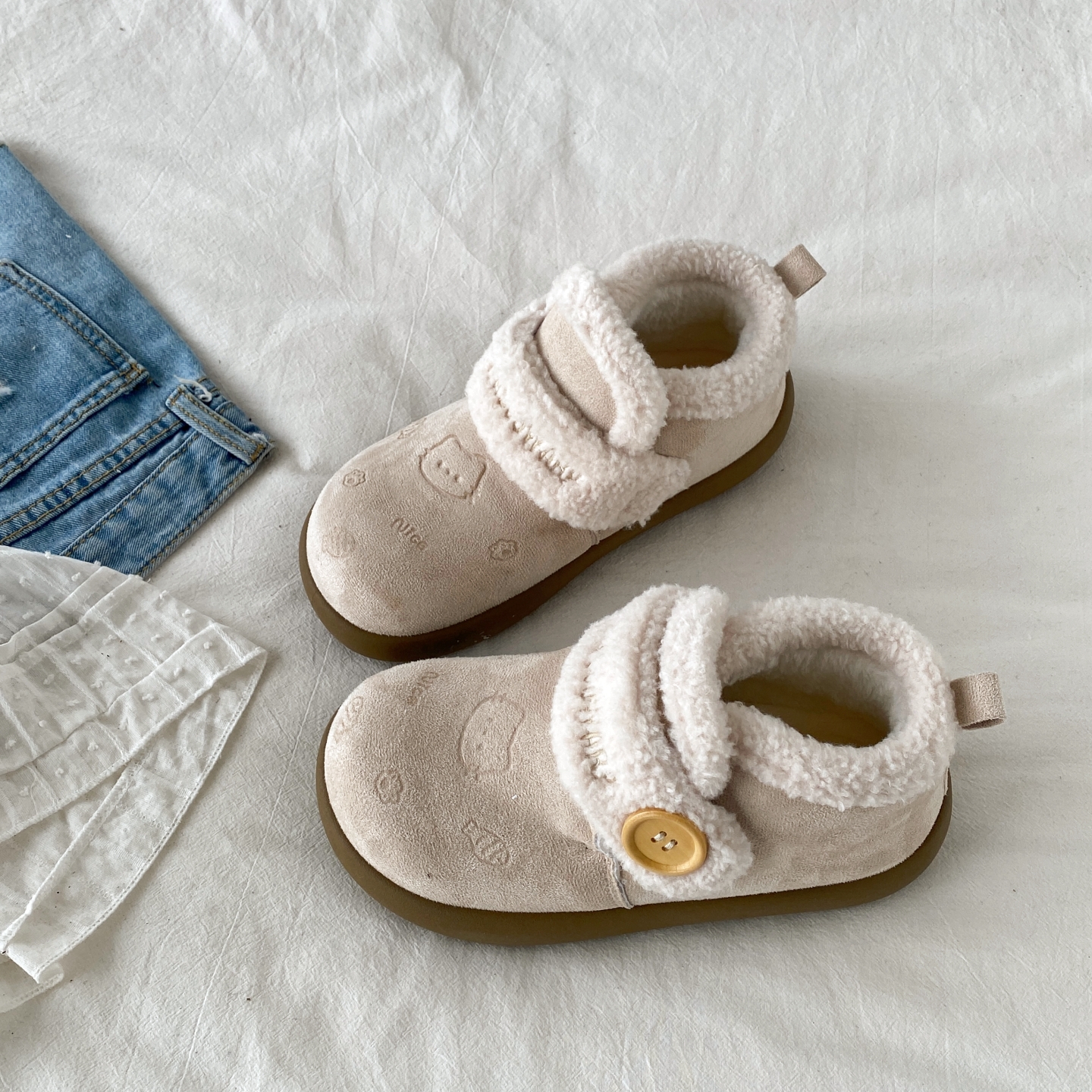 可爱卡通短筒雪地靴羊羔毛棉鞋子