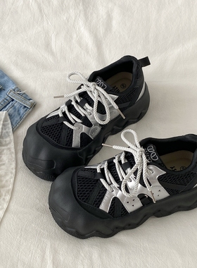 喜叔黑色小众设计感厚底面包鞋女款春秋百搭丑萌大头运动鞋老爹鞋