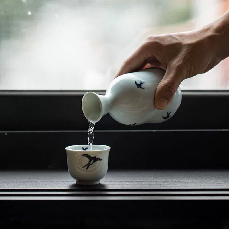 进口飞燕清酒壶清酒杯 釉下彩酒具套装礼盒精致礼品【官方正品】