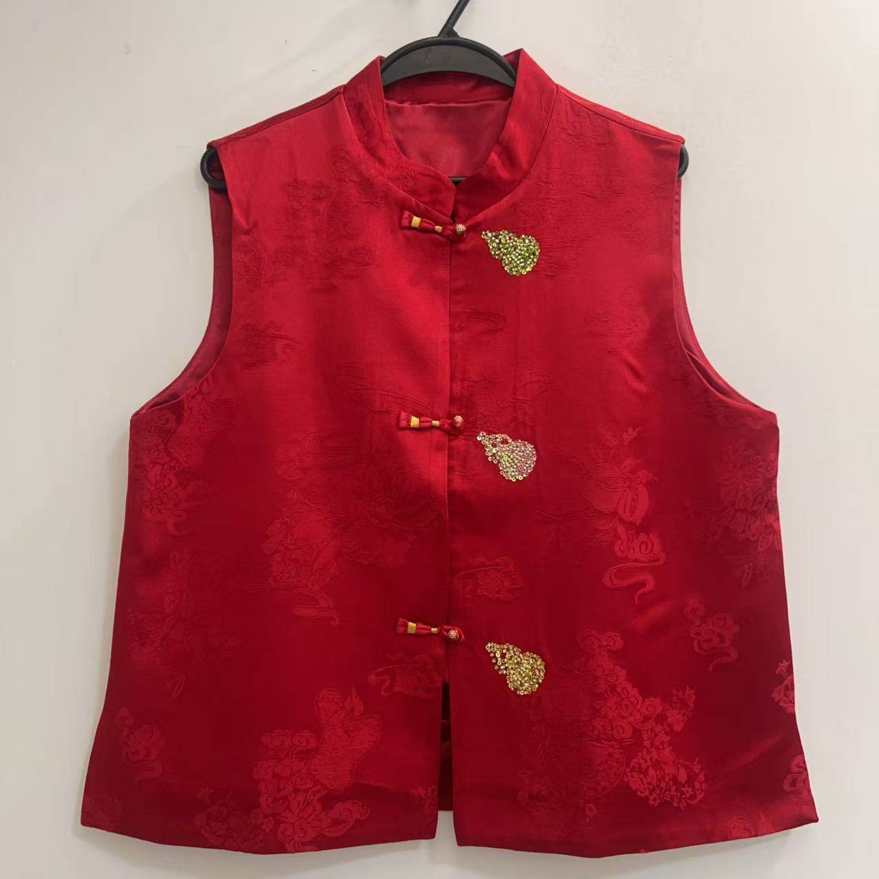 2026春季新款新中式风红色立领盘扣提花马甲女高级感气质国风背心,女装/女士精品,马夹,淘宝优惠券,粉丝福利购,淘宝优惠卷