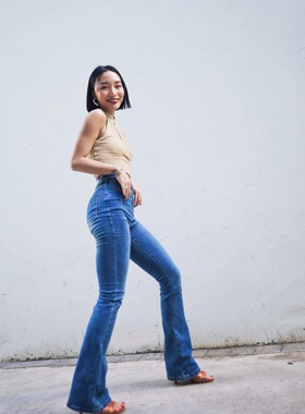 王润原创SOHANA设计2023新款复古高腰显瘦高弹力拖地微喇牛仔
