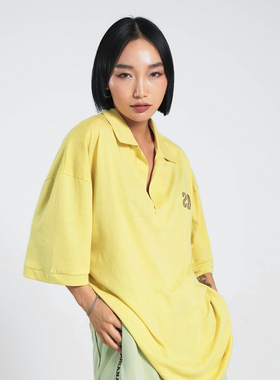 王润SOHANA设计款2023春季新款情侣宽松休闲烫钻翻领POLO衫短袖女