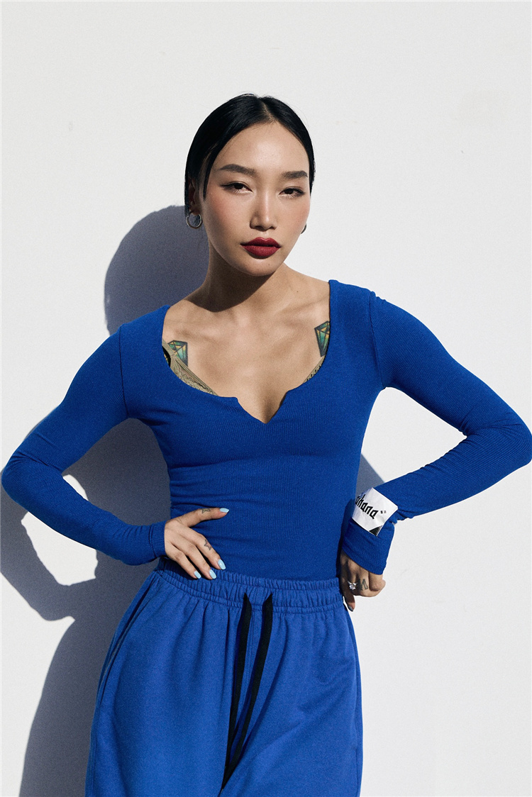 内搭纯色弹力修身紧身