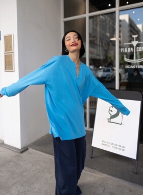 王润原创SOHANA设计2023春夏新款港味复古遮肉深V小立领防晒衣宽