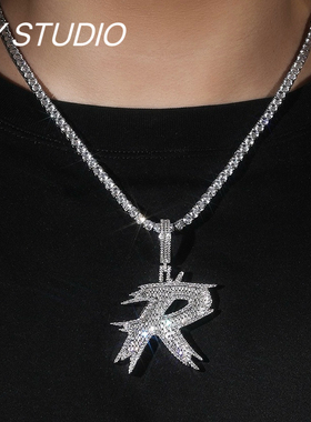 欧美嘻哈字母吊坠项链男说唱潮流铜镶锆石网红复古设计感金色项链