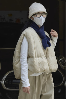 白鸭绒羽绒马甲女短款冬季