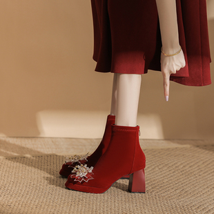 冬季加绒秀禾婚纱两穿新娘婚鞋法式高跟短靴女红色方头粗跟马丁靴