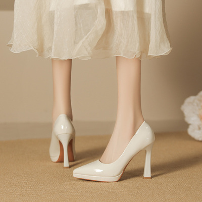 防水台高跟鞋尖头粗跟不累脚婚鞋