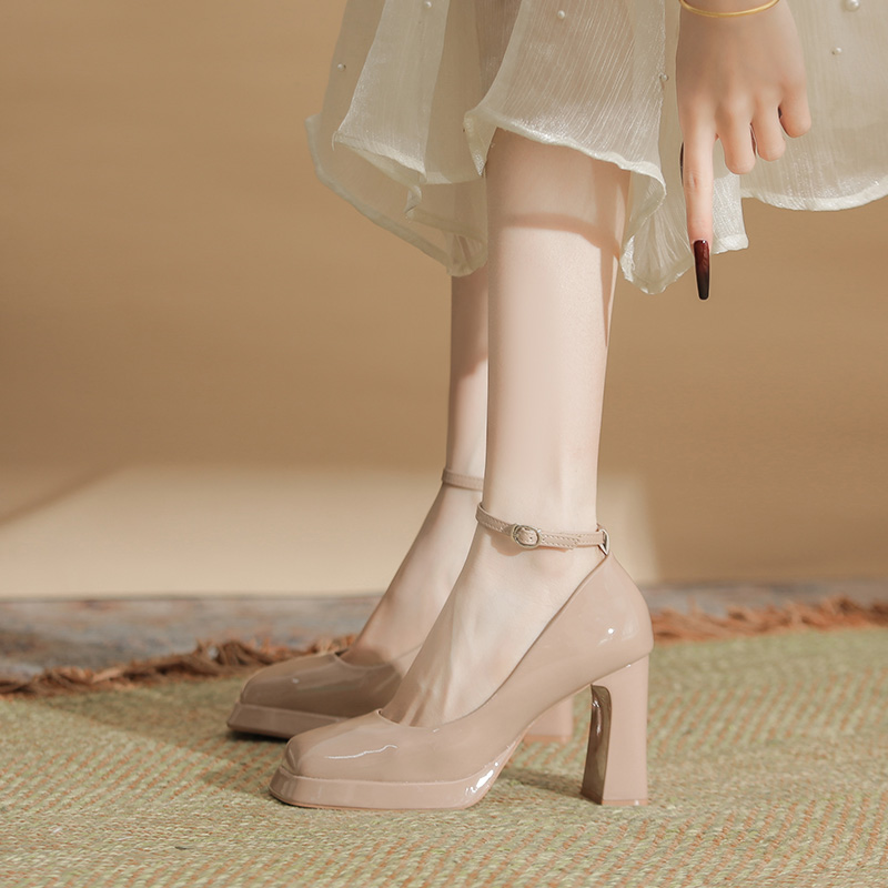 方头高跟鞋防水台一字带粗跟单鞋