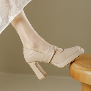 法式粗跟方头单鞋一字带玛丽珍女鞋复古防水台厚底不累脚高跟鞋秋