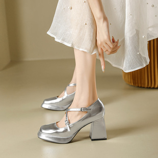 方头高跟鞋不累脚复古交叉扣带银色玛丽珍鞋女粗跟防水台厚底单鞋