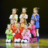 国庆儿童表演糖果彩色短袖 T恤舞蹈服偷偷看你一眼玩伴心恋演出服