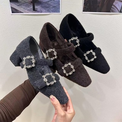复古毛呢粗中跟加绒水钻毛毛单鞋