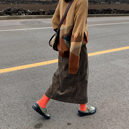 rinka复古风纯色灯芯绒半身裙