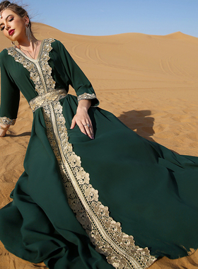新款墨绿色蕾丝拼接长袍优雅度假华丽长裙中东宫廷迪拜大码连衣裙