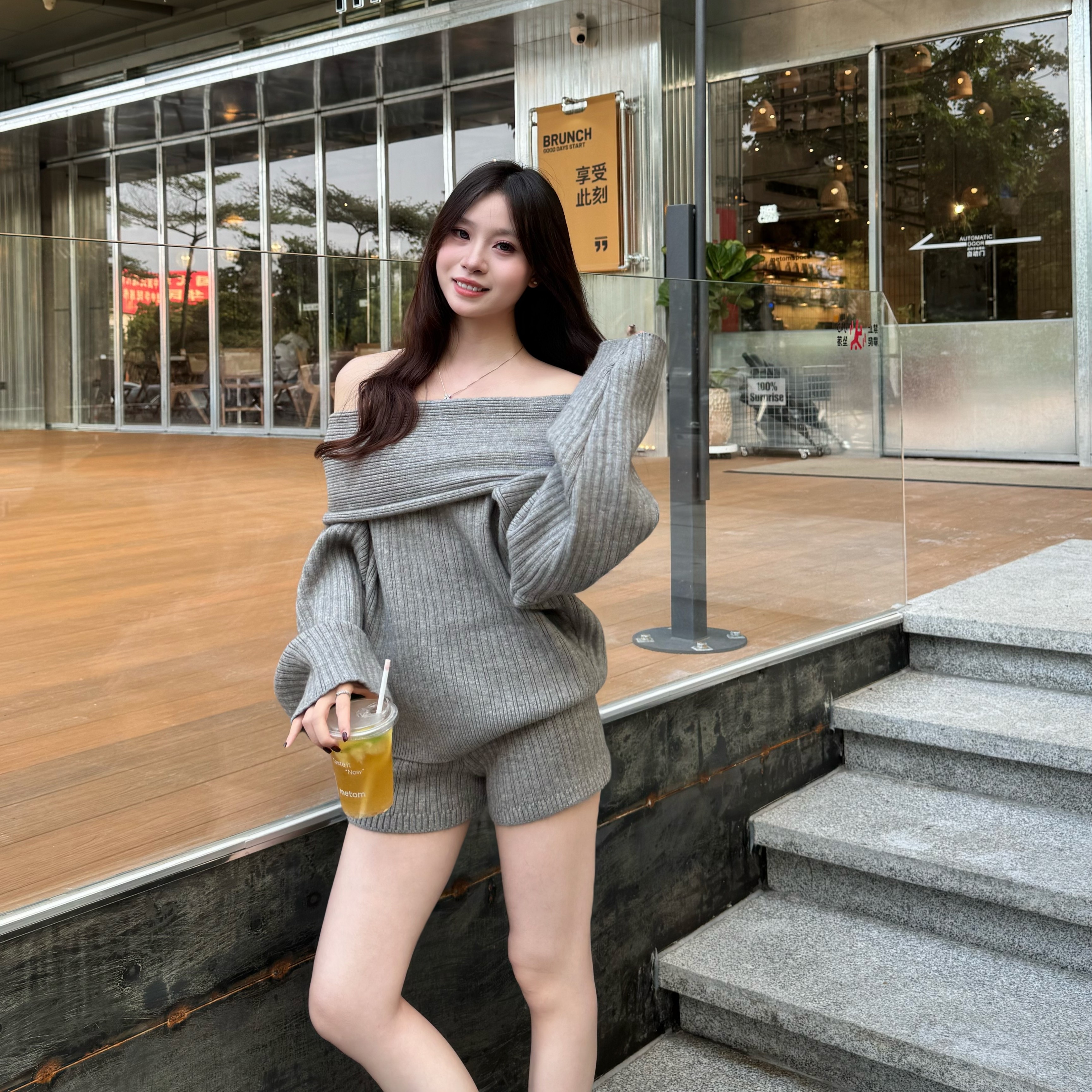 茶香可颂一字肩针织套装女秋冬新款高级感小众露肩休闲裤两件套