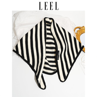 LEEL高级感条纹黑白三角巾秋冬季百搭羊毛披肩女外搭保暖装饰围巾