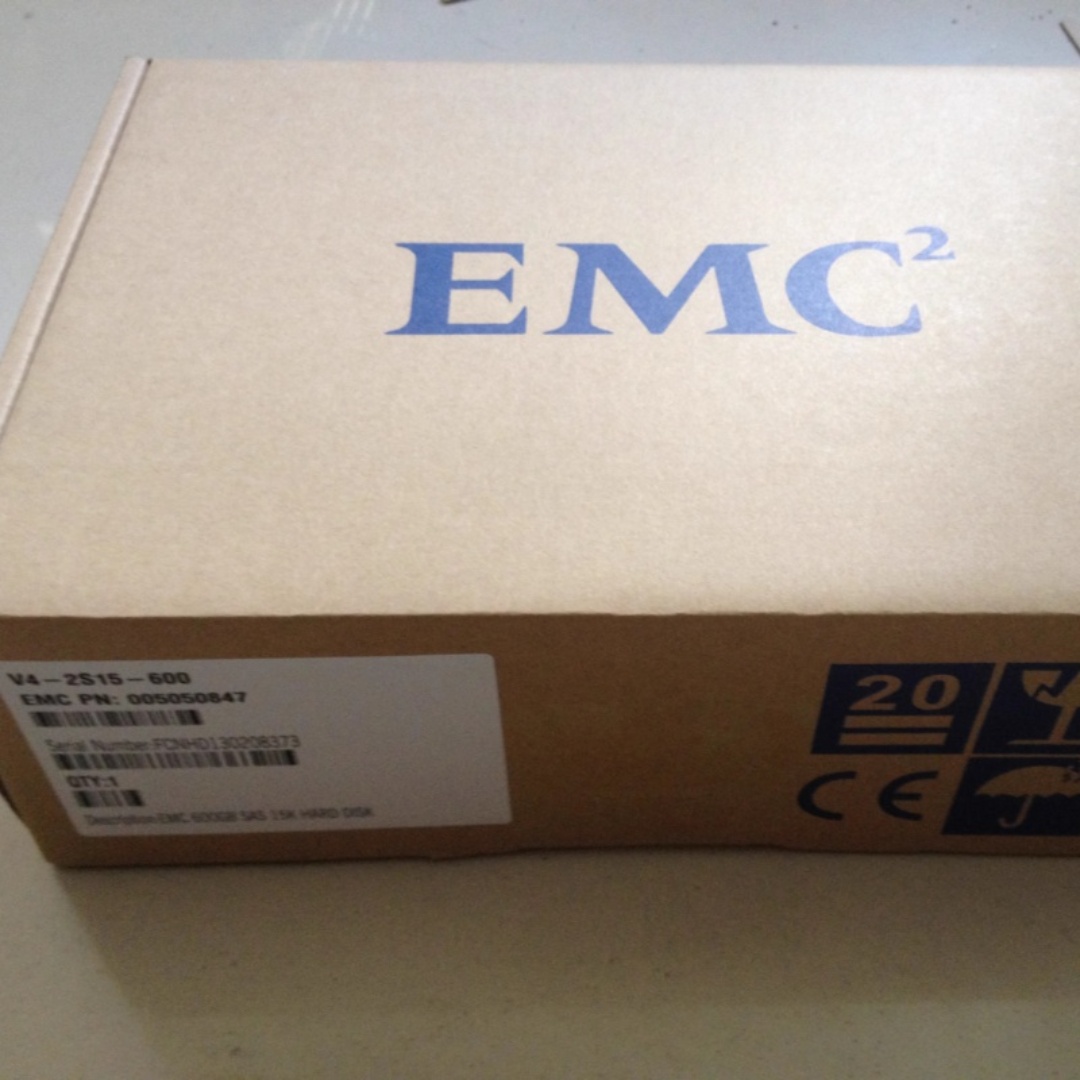 EMC V2/V6-PS07-040 4T 6Gb SAS 7.2K SAS 005050751 VNXe硬盘
