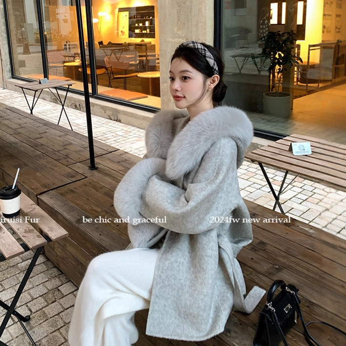 里拉歌剧院/狐狸毛连帽网红羊毛双面呢大衣女高级感皮草毛呢外套