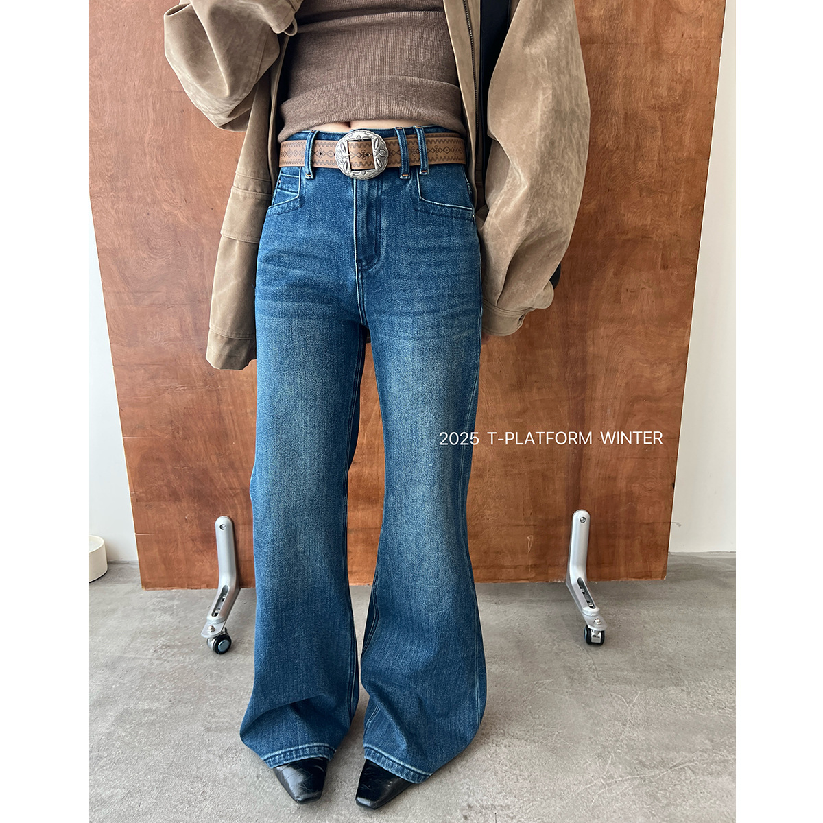 ［T台］T-PLATFORM广州十三行冬季加绒显瘦款黑色牛仔微喇裤93171