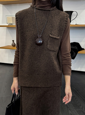 时简 通勤也很chic 卷边高领无袖羊毛马甲冬季侧边开叉上衣42736