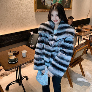 时髦龙猫金扣獭兔皮草外套女2025新款气质条纹撞色大衣