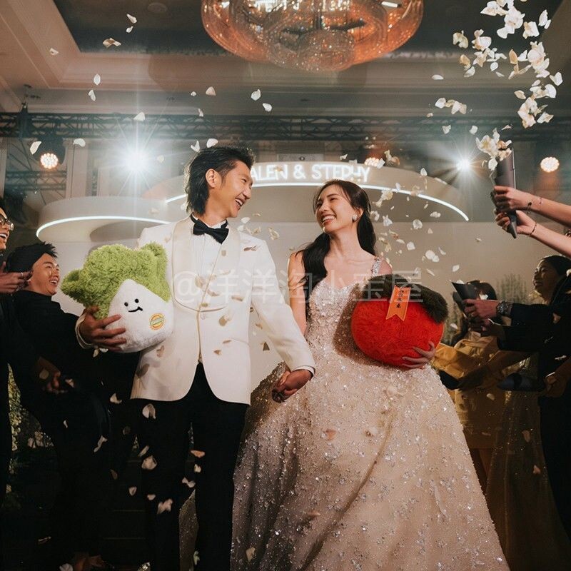 生菜玩偶好事发生柿子公仔结婚手捧花婚庆抛洒娃娃毛绒伴手礼道具