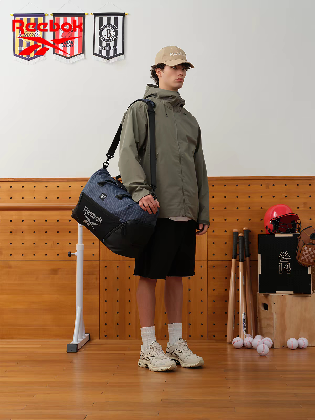 Reebok/锐步单肩斜挎包男女大容量旅行袋干湿分层设计运动健身包