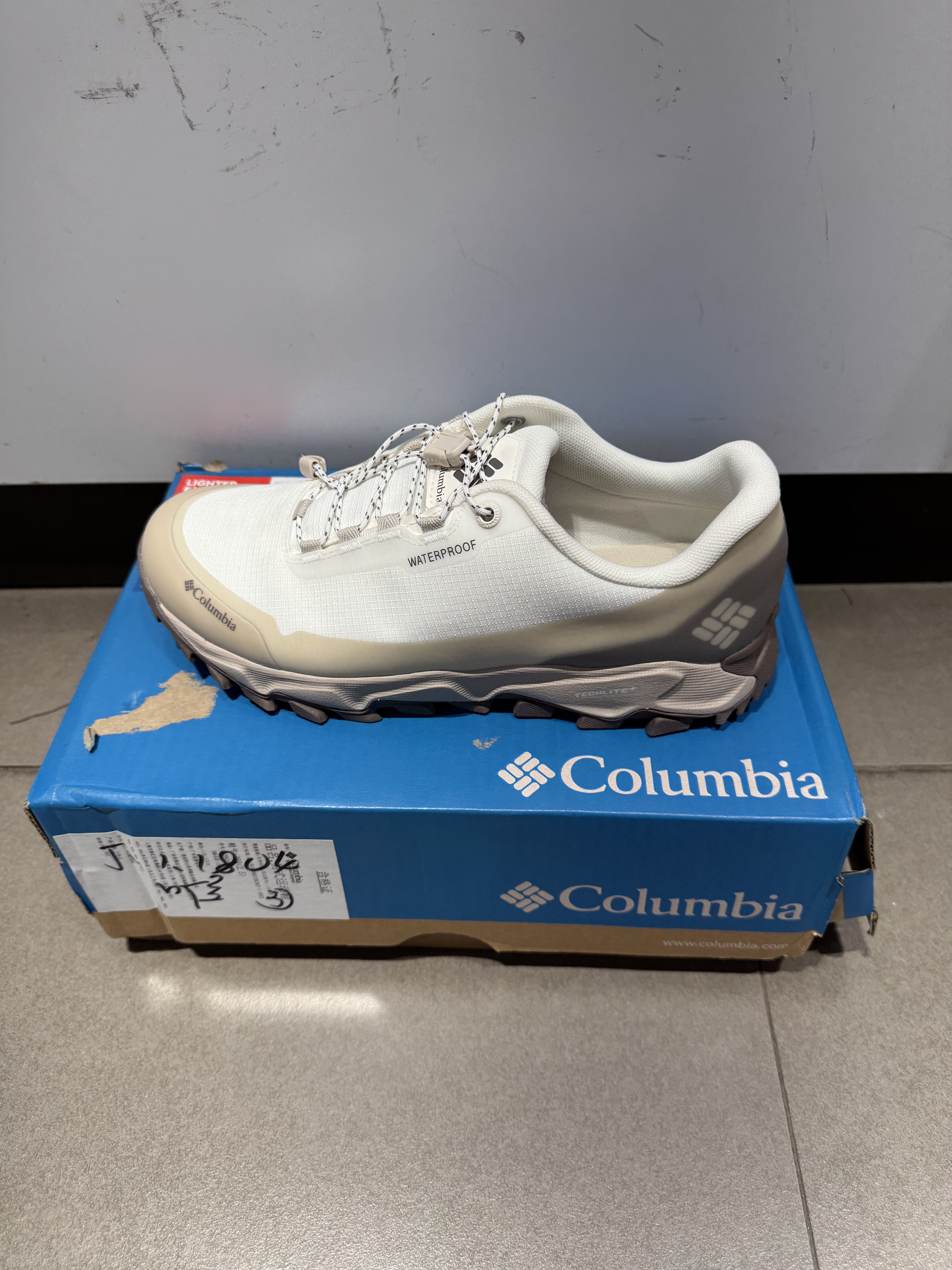 2025春秋新款哥伦比亚户外男子穿行系列防水缓震穿山徒步鞋YM6448