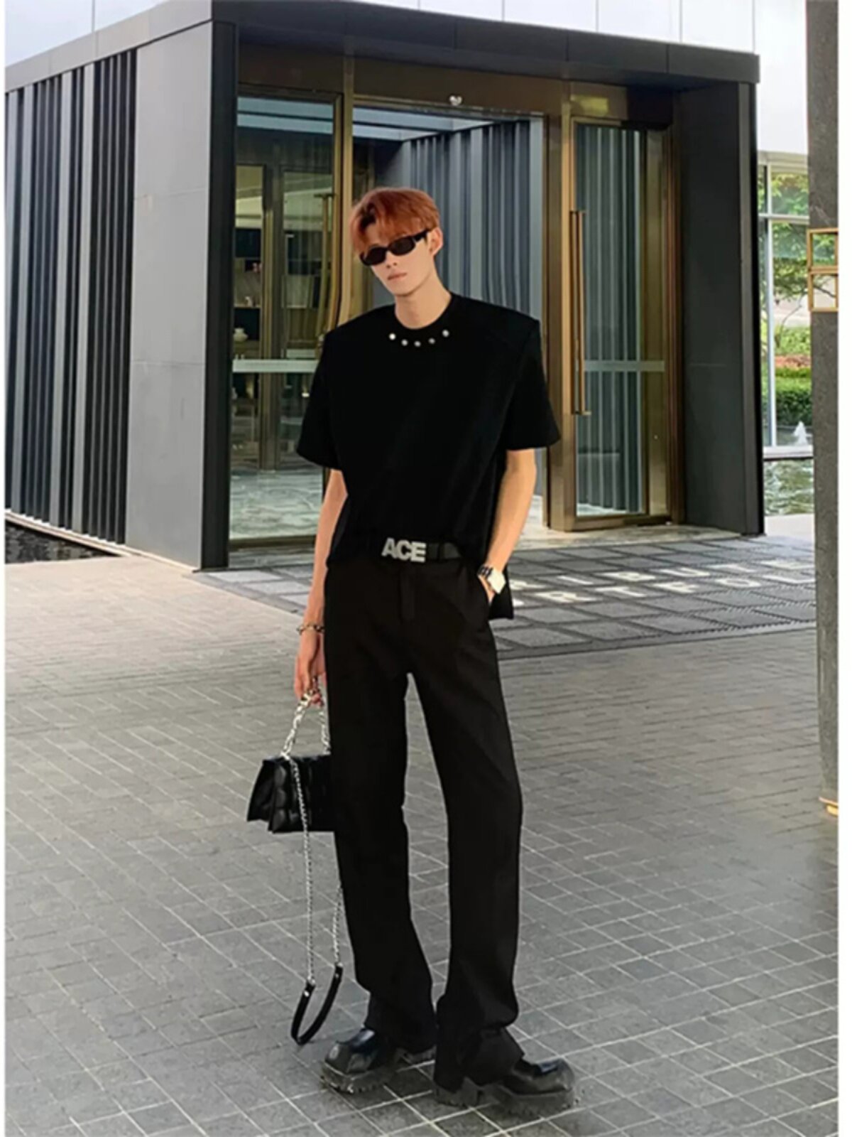 하이 엔드 어깨 패드 티셔츠 틈새 디자인 메탈릭 장식 반팔 오버 사이즈 헤어 스타일리스트 트렌디 브랜드 남성 여름 착용