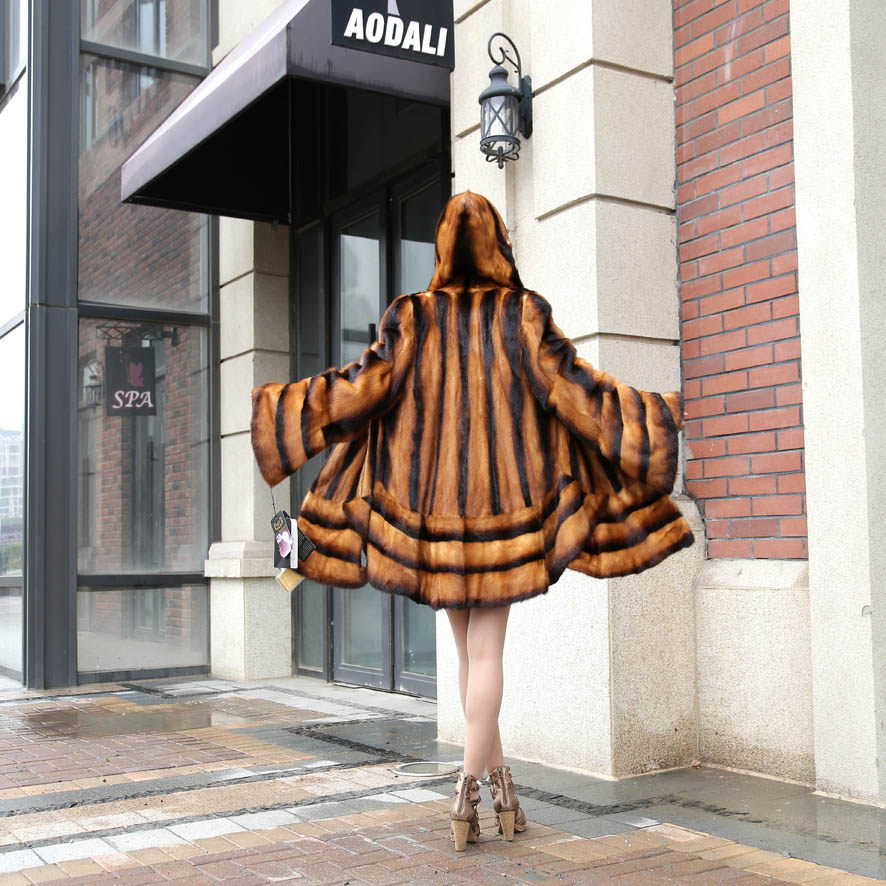 欧洲站2027进口天鹅绒中长款貂皮大衣女整貂水貂皮草外套连帽大摆