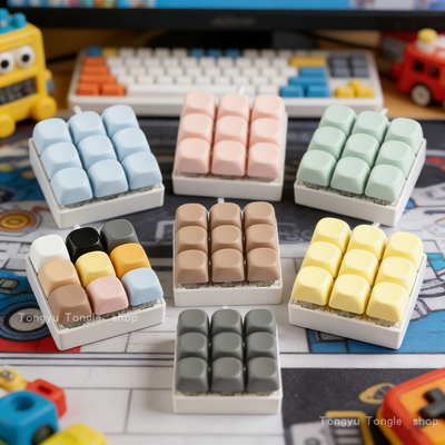 9 keyboard fidget toy clicker keyring解压键盘玩具减压礼物