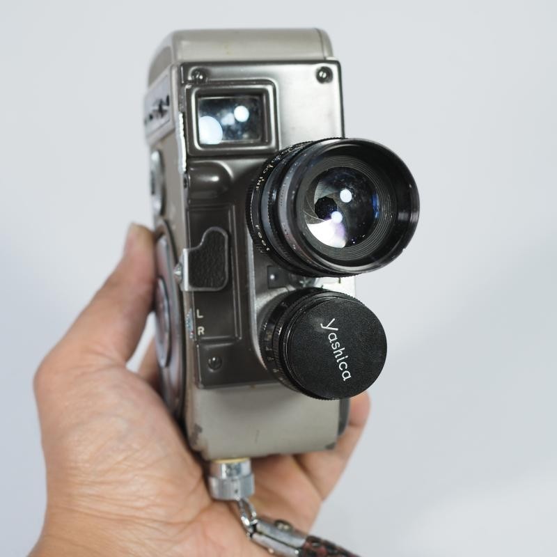 怀旧古董相机雅西卡Yashica发条上弦机械摄影机8mm毫米胶片
