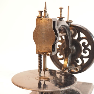 西洋古董英国老式手摇缝纫机1867年Wanzer Time U机械摆件功能ok