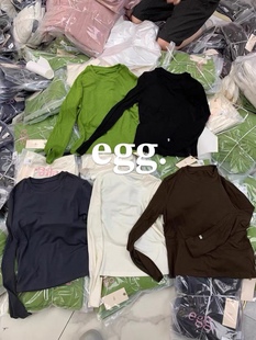 纯色弹力百搭圆领长袖 自发热磨毛五色打底衫 T恤 韩单EGG MoreLess