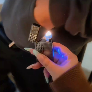 智能打火机测评男生礼物防风翻盖火机油玩花式打响指点火声控玩法