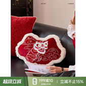 蜡笔派狮跃祥云抱枕红色客厅沙发异形靠垫绣花节日O 孤品3折