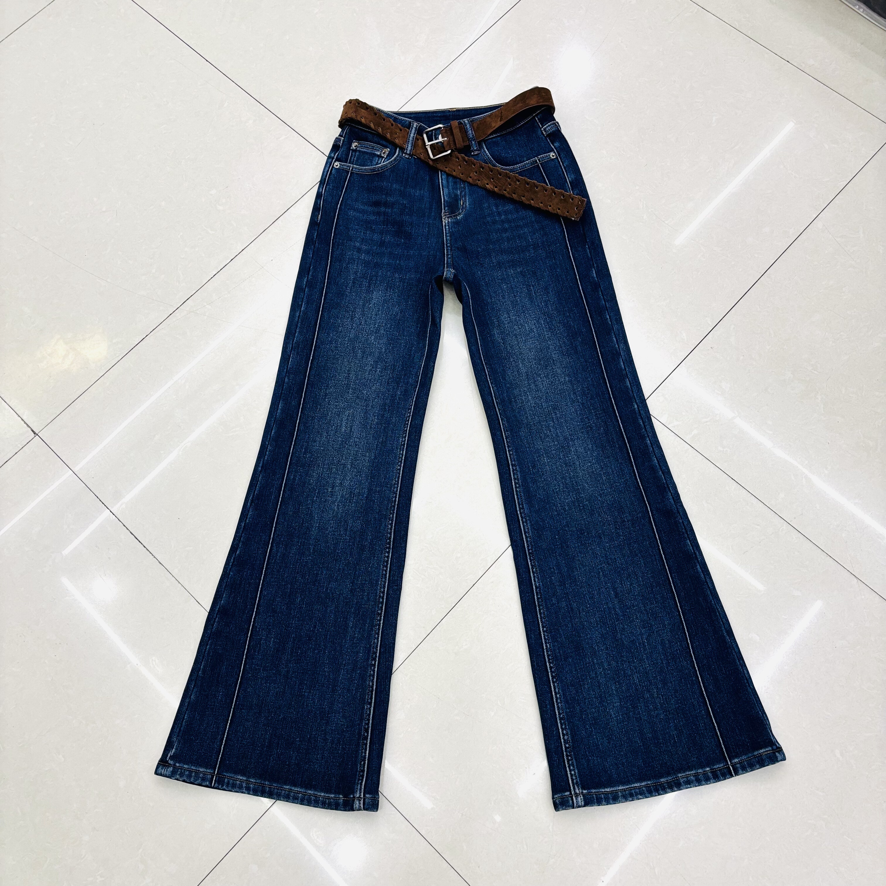 加绒加厚2025新款冬季微喇叭牛仔长裤女