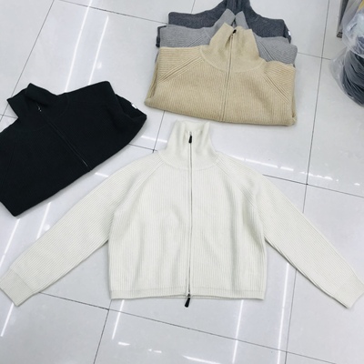 44.4绵羊毛37.5锦纶7.6其他10.5山羊绒双拉链毛衣外套pw3802