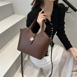 復(fù)古包包女大容量2025新款 秋冬百搭斜挎包休閑手提上班通勤托特包