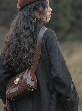 鱼肚白原创时尚潮流豆腐包真皮斜挎包小众设计师女包复古小方包